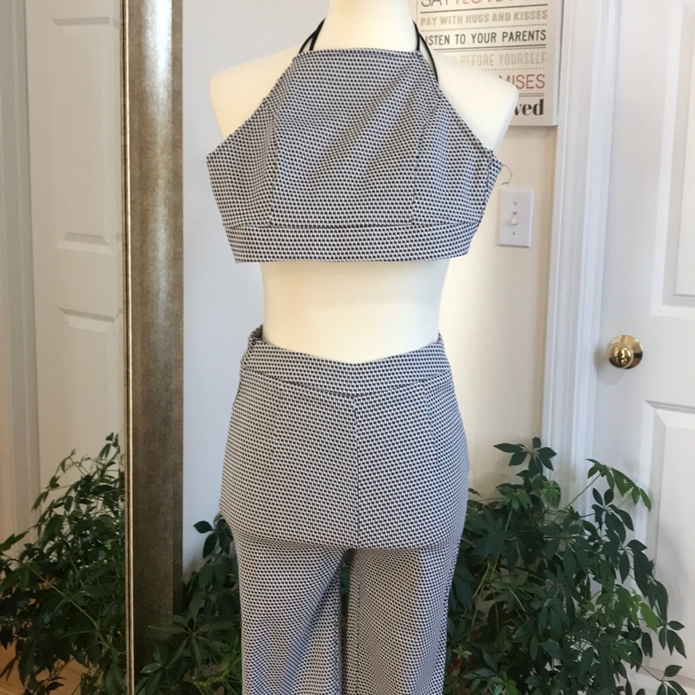 Two piece set - Picture 2 of 5
